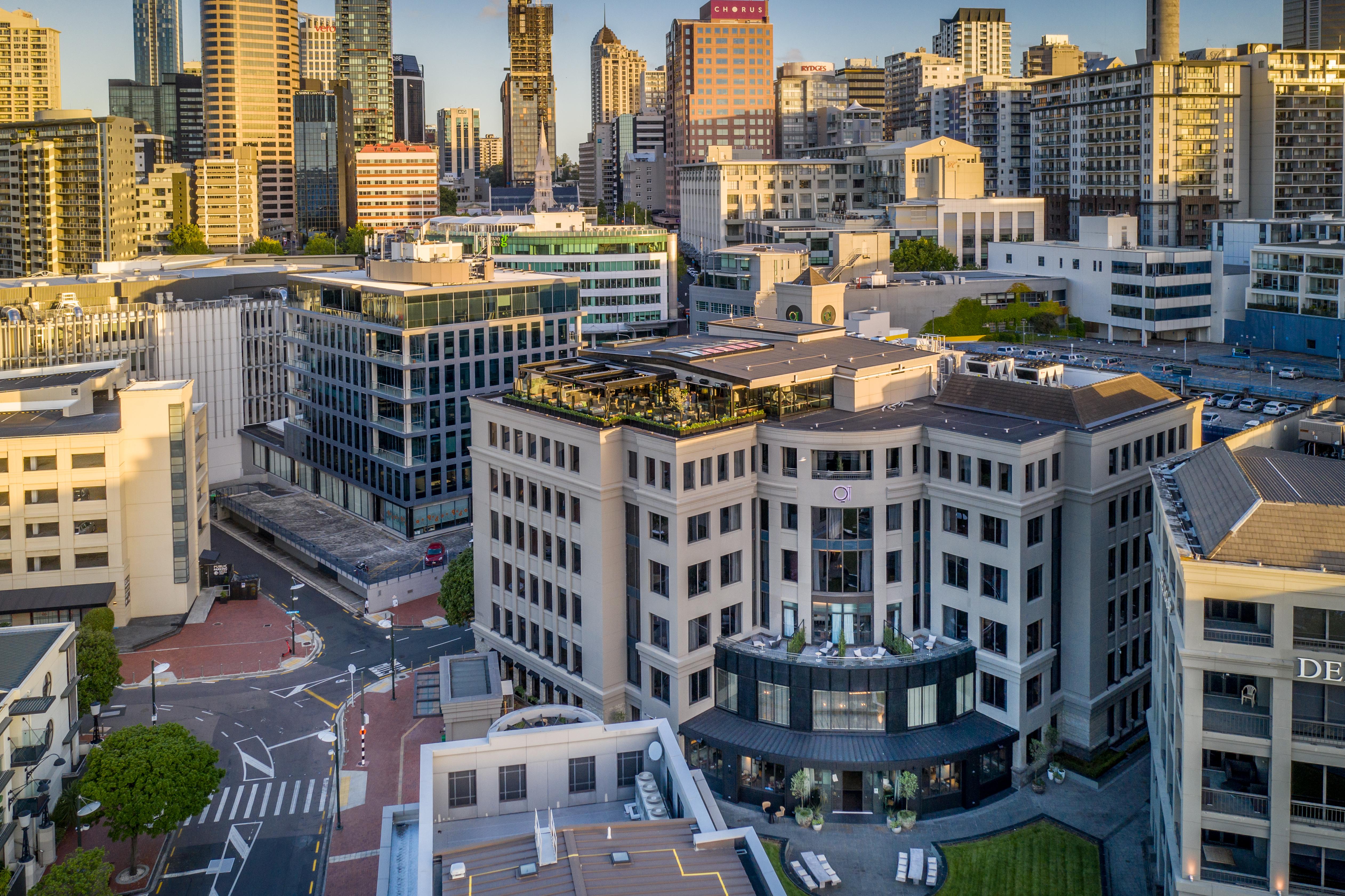 Hotel QT Auckland Exterior foto Aerial view of the San Diego Convention Center