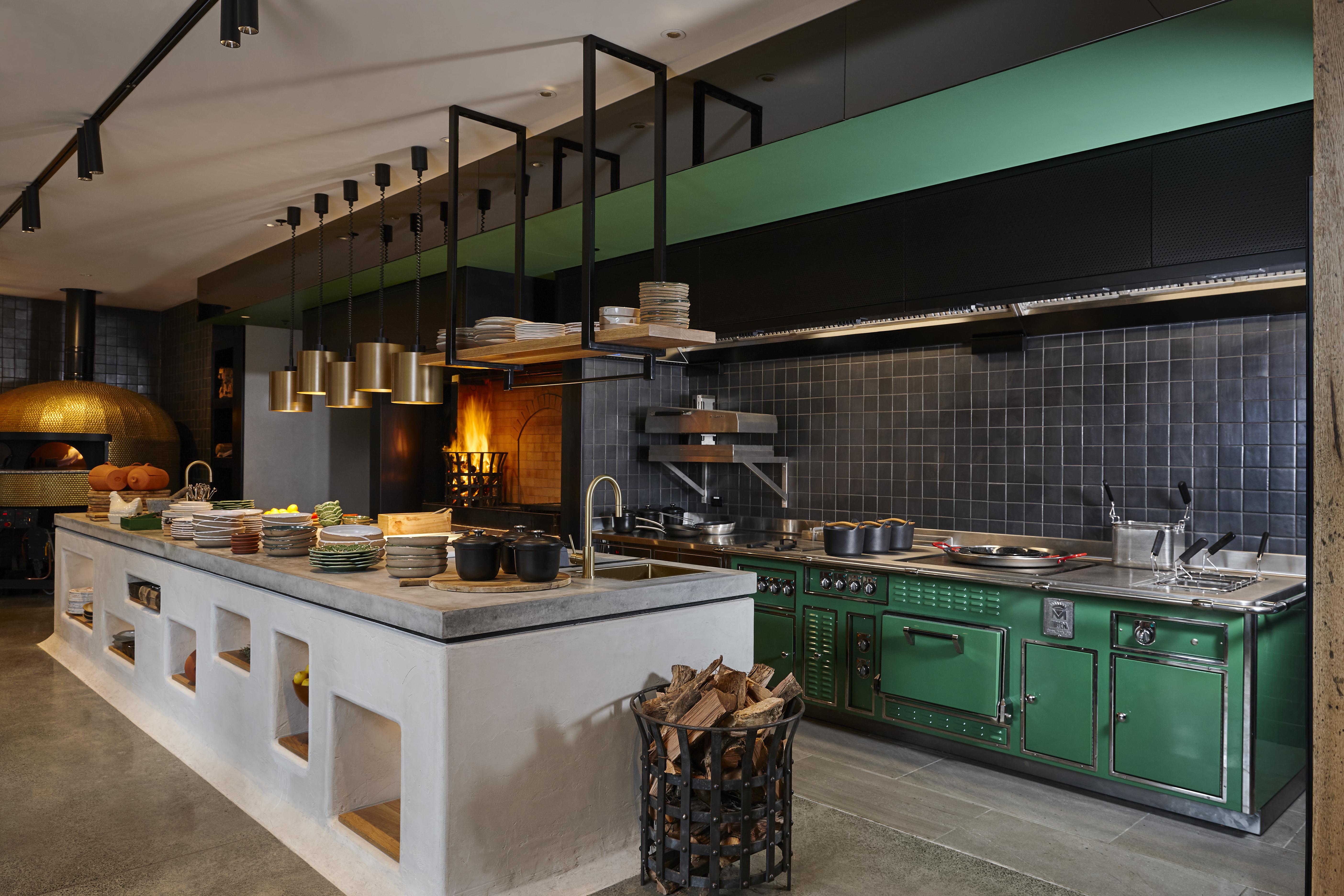 Hotel QT Auckland Exterior foto The kitchen at the restaurant